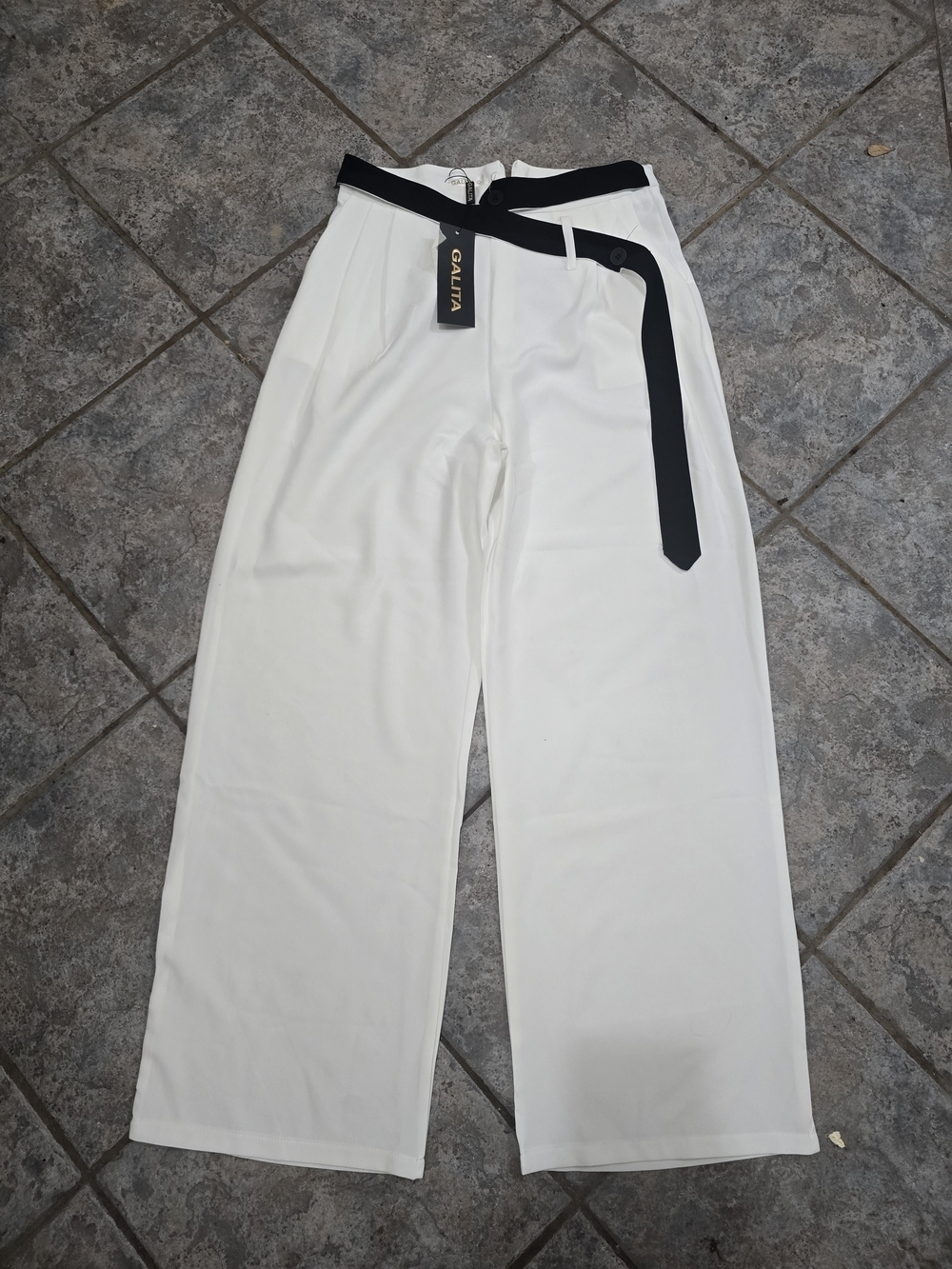GALITA White Wide-Leg Chinos with Black Contrast Belt